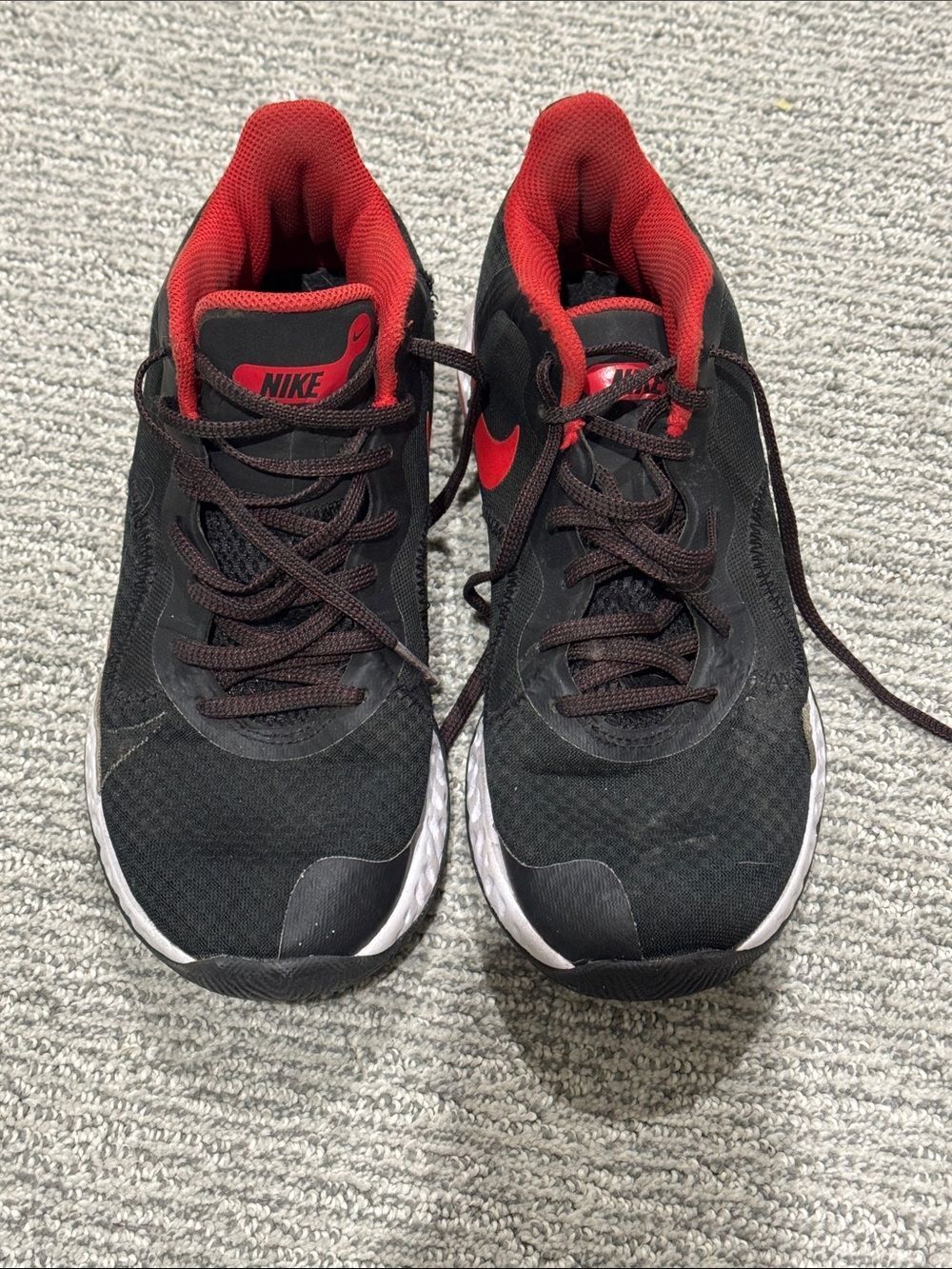 Nike Black and Red Low-Top Basketball Shoes